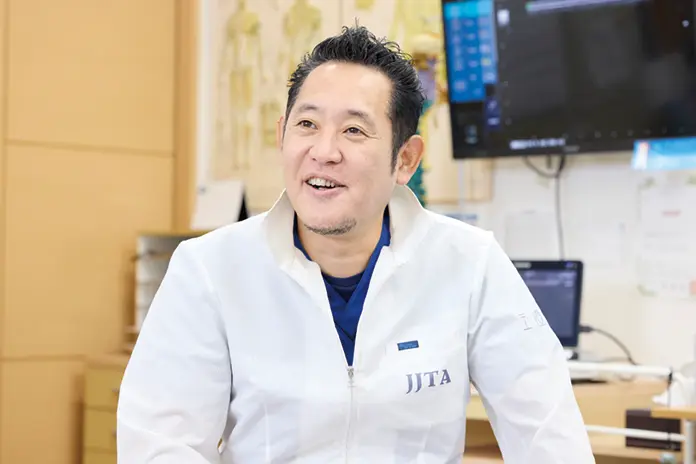 ⼤榎良則 院長