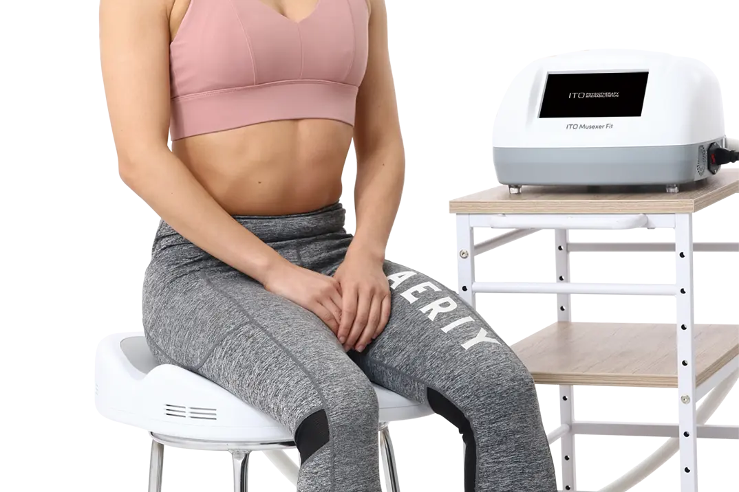 1.着衣のまま、2.座るだけでトレーニングが可能