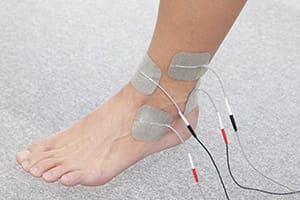 低周波導子パルス（粘着パッド）の治療例：足首